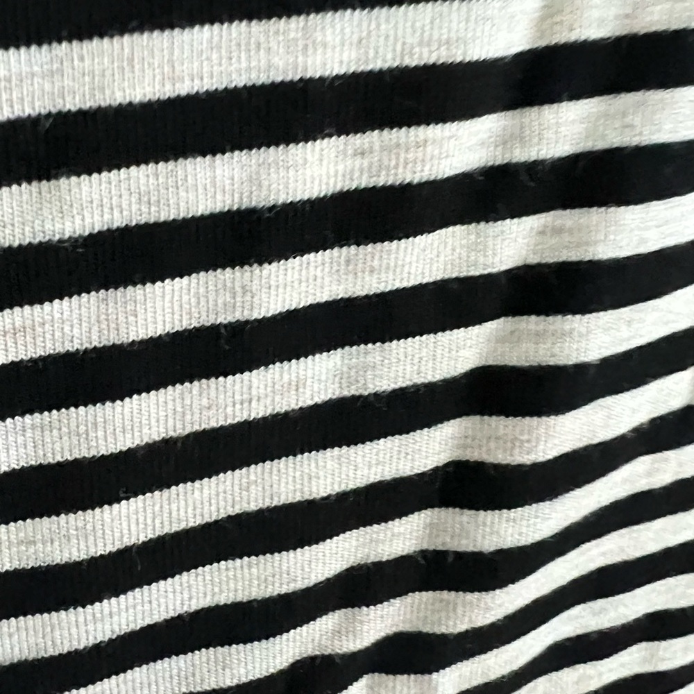 Studio Monochrome Striped Tee. Waist length. Chic and super comfortable. Soft. - Picture 11 of 14